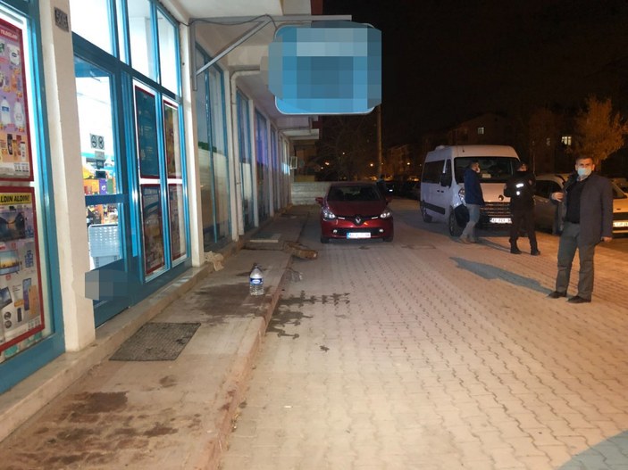 Konya'da markete giren iki hırsız 25 bin TL çaldı