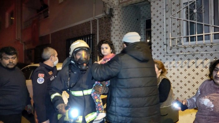 Bursa’da can pazarı: Evde çıkan yangından 4’ü çocuk 8 kişi kurtarıldı