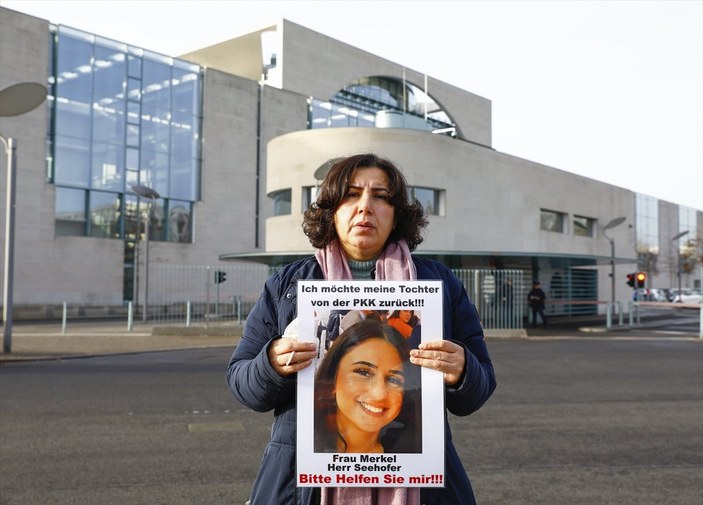 Almanya'da PKK genç kızı kandırdı, ailesini tehdit etti