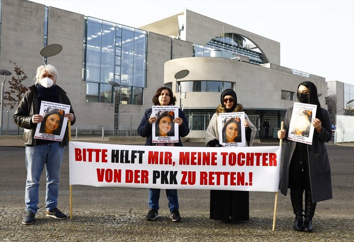 Almanya'da PKK genç kızı kandırdı, ailesini tehdit etti