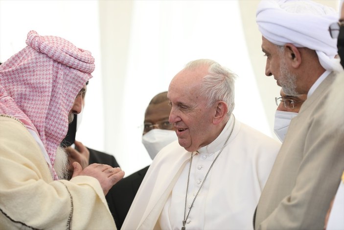 Papa Francis: Terör ve şiddet, dinden kaynaklanmıyor