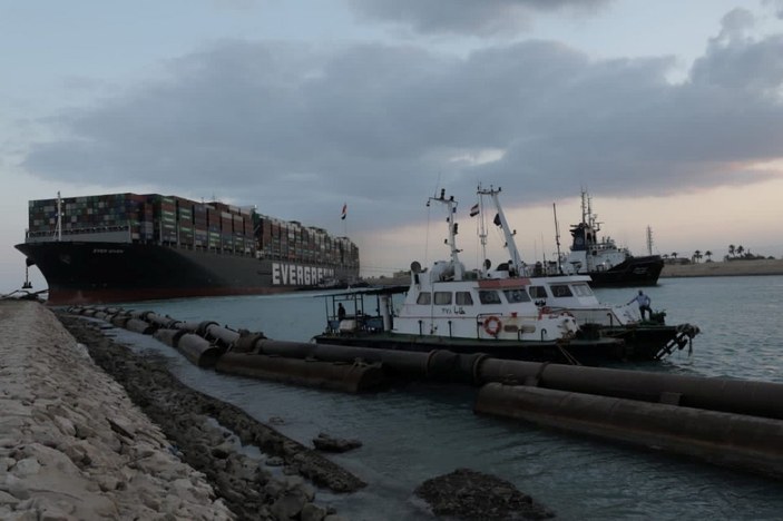 Süveyş Kanalı'ndaki kazayla ilgili soruşturma başlatıldı