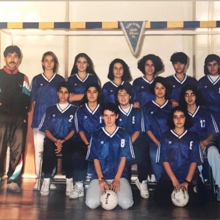 Pınar Altuğ:  Okulun hentbol takımındaydım