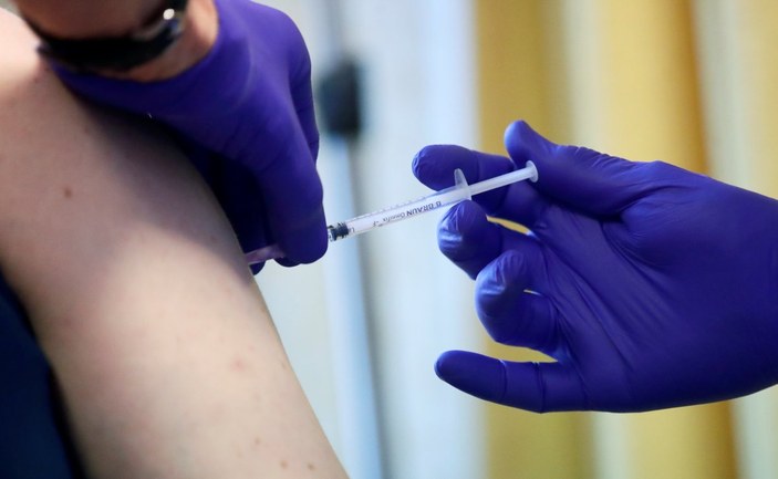 Oxford: Aşılar hastaneye yatışları engellediğinde salgın bitti diyebiliriz