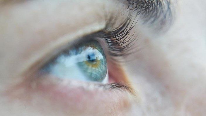Göz damarı tıkanıklığı koronavirüs belirtisi olabilir