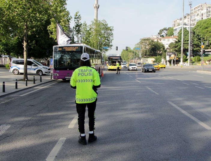 İstanbul'da toplu taşıma araçlarında koronavirüs denetimi yapıldı