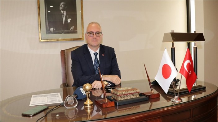 Tokyo Büyükelçisi Korkut Güngen, Japonya İmparatoru'na güven mektubu sundu