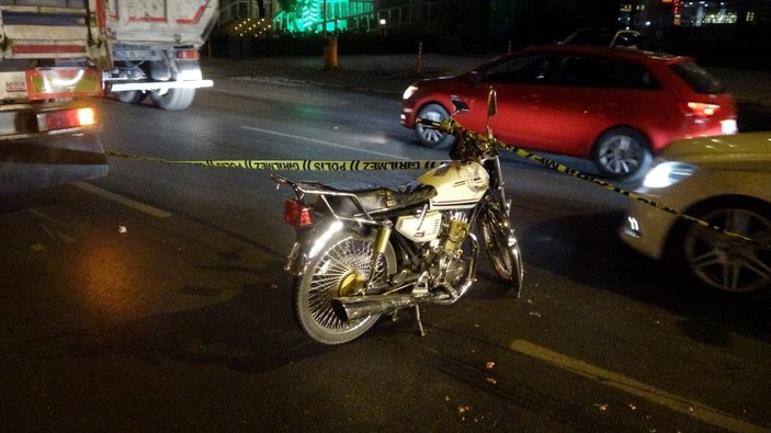 İzmir'de tırla çarpışan motosikletin sürücüsü öldü