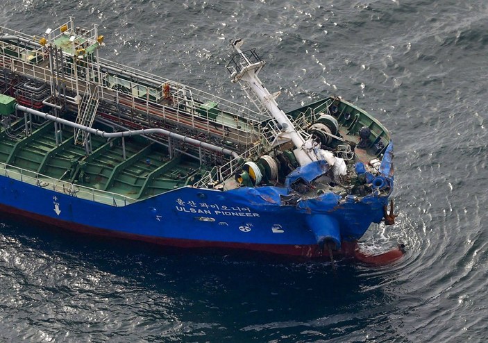 Japonya'da kimyasal madde taşıyan tankerle çarpıştı: 3 kişi kayıp