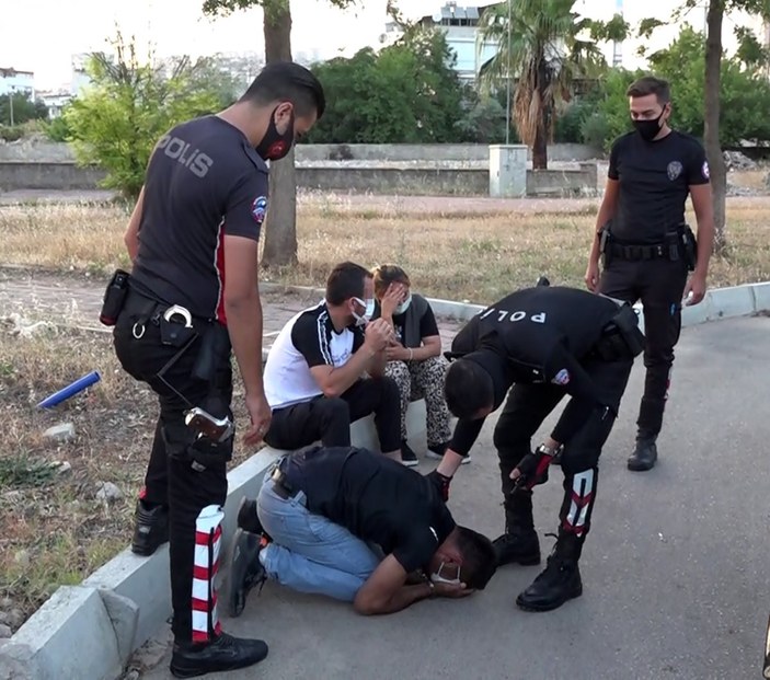 Antalya'da uyuşturucuyla yakalanan genç, polise yalvardı
