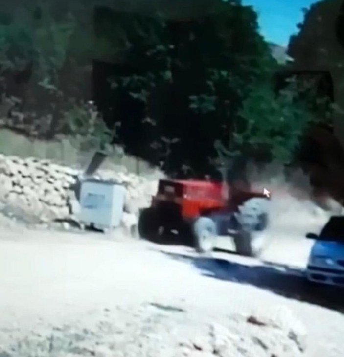 Antalya’da kız çocuğu traktörün altında ezildi