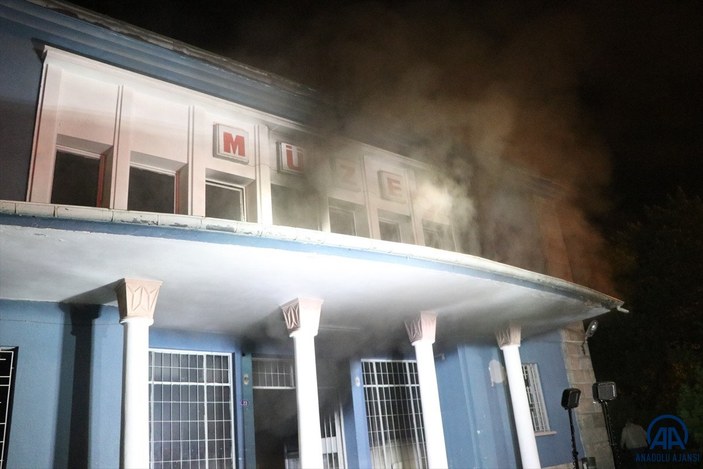 Kayseri'de eski müzede çıkan yangın korkuttu