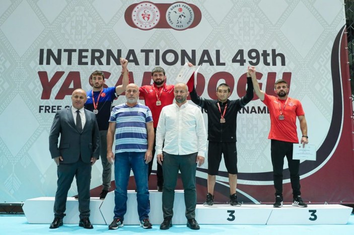 Yaşar Doğu'da Türk güreşçilerden 10 madalya