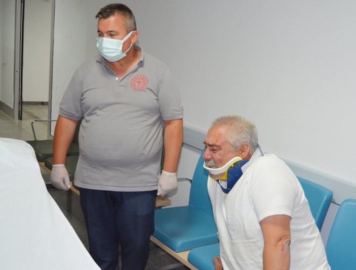 Aksaray'da kazada kaybettiği eşinin başında gözyaşı döktü