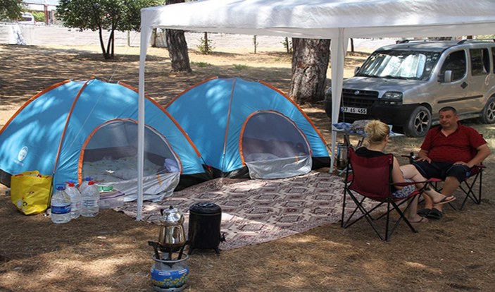 Doğayla iç içe tatil yapmak isteyenler kamp alanlarını doldurdu