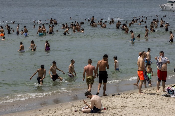 İstanbul'da bayramın ikinci günü Güneş Plajı doldu