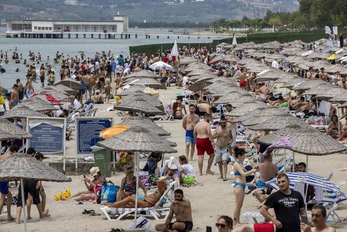 İstanbul'da bayramın ikinci günü Güneş Plajı doldu
