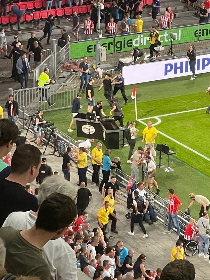 PSV-Galatasaray maçında gerilim