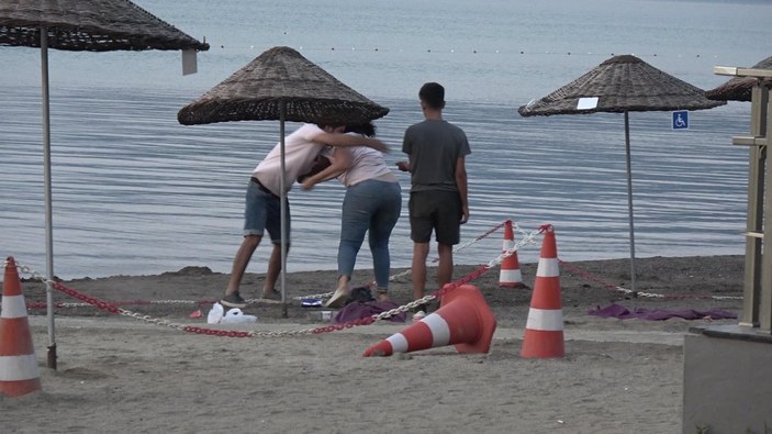 Muğla’da plajda tekme tokat kavga anları kamerada