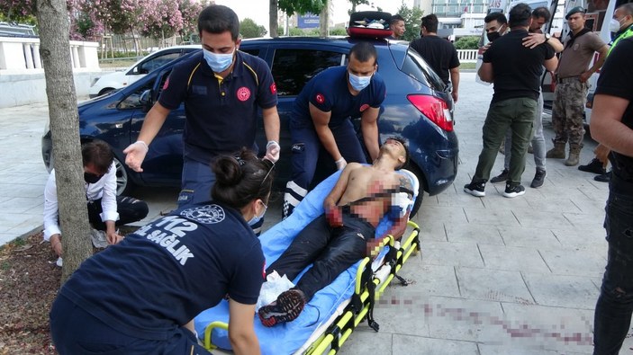 Gezi Parkı’nda bıçaklı alacak verecek kavgası: 1 yaralı