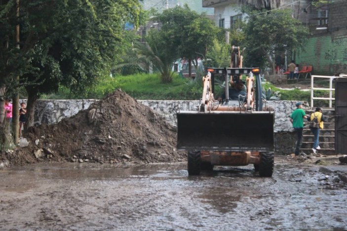 Meksika'da sel nedeniyle 310 ev kullanılmaz hale geldi