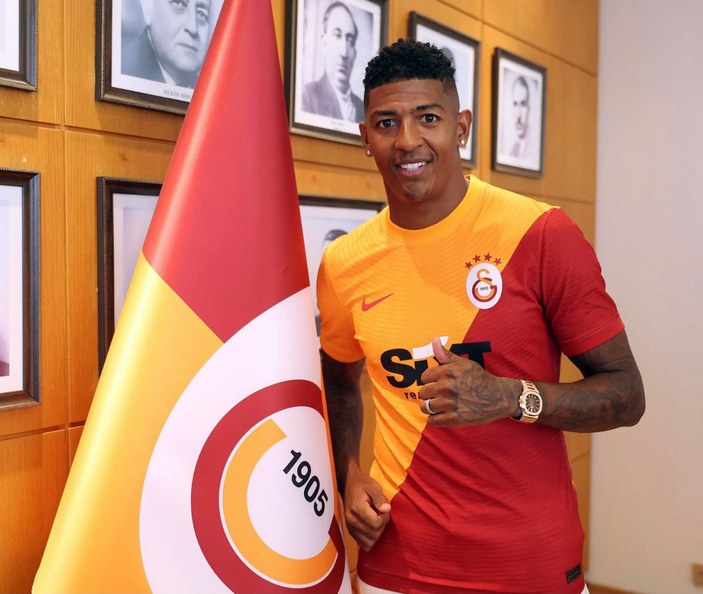 Aanholt 3 yıllığına Galatasaray'da