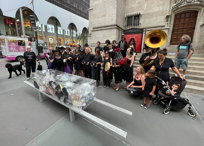 ABD’de ‘plastikten ölüm’ temalı çevre protestosu