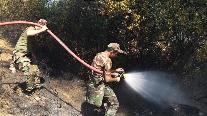 Azerbaycan'dan gelen ekip, yangına müdahaleye başladı