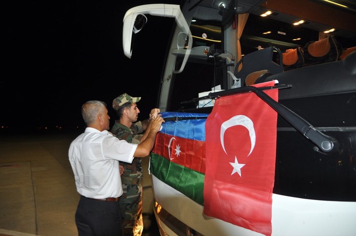 Azerbaycanlı ekip, yangınlarla mücadele için Türkiye'de