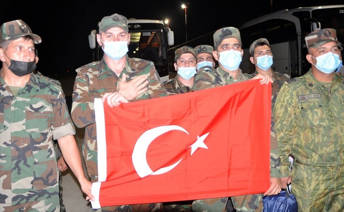 Azerbaycanlı ekip, yangınlarla mücadele için Türkiye'de