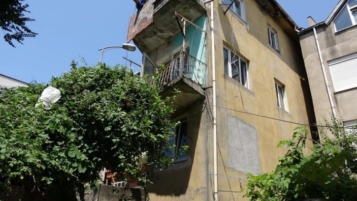 Zonguldak'ta uyuşturucu kullanan genç, balkondan atladı