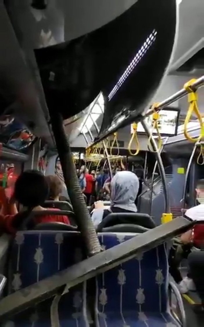 İstanbul’da İETT otobüsünün içindeki reklam panosu düştü