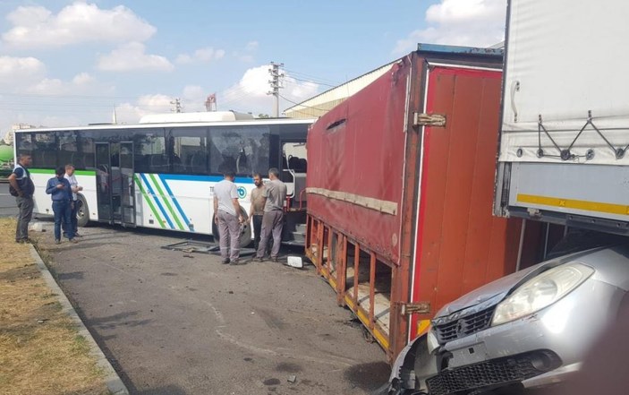 Tekirdağ’da freni boşalan halk otobüsü 7 araca çarptı