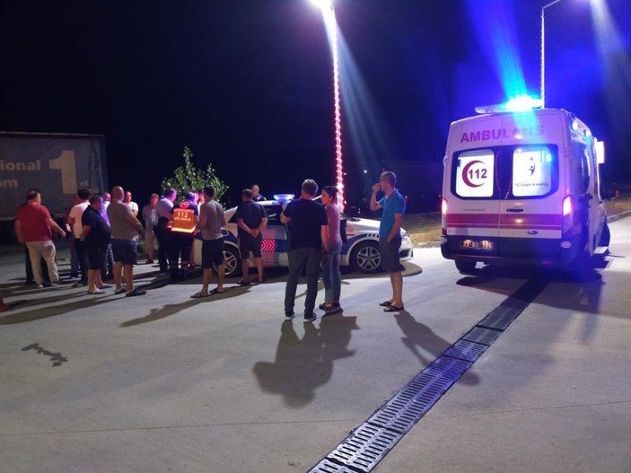 Edirne'de alkollü sürücü tıra çarptı