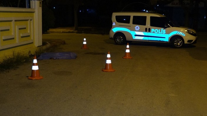 Antalya'da sokak ortasında fenalaşan şahıs yaşamını yitirdi