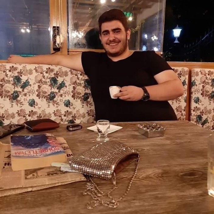 İstanbul'da midibüsün altında kalan genç yaşamını yitirdi