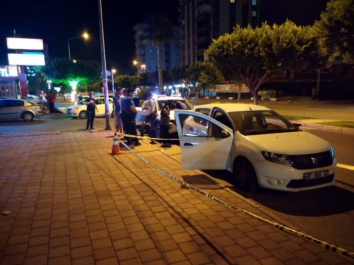 Antalya'da ölen sürücüyü görmek için dakikalarca beklediler