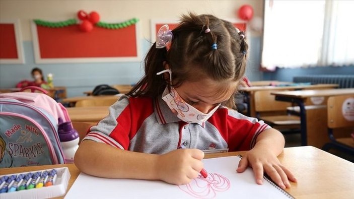 Fahrettin Koca: Okullar kesinlikle kapanmayacak