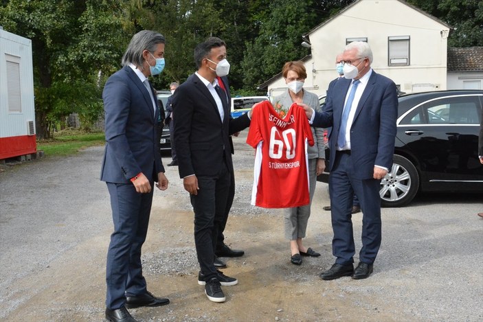Almanya Cumhurbaşkanı Steinmeier'den Türkiyemspor kulübüne ziyaret