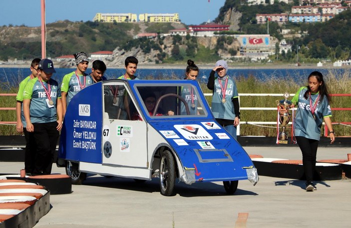 Zonguldaklı 16 lise öğrencisi 6 günde 15 bin TL maliyetle elektrikli araç yaptı