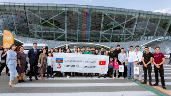Azerbaycan'da Türk iş insanlarından şehit çocuklarına destek