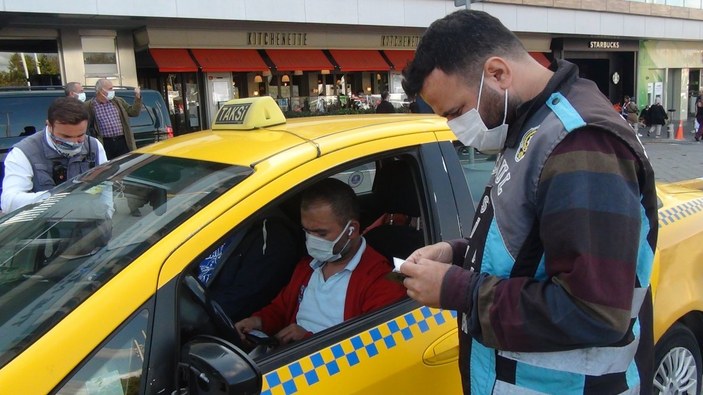 Taksim’de müşteri seçme cezası yiyen taksi şoförü, polis ile tartıştı