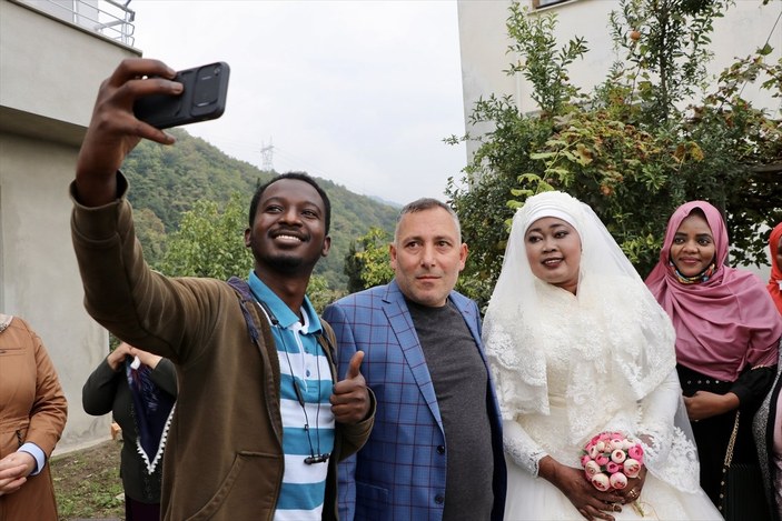 Trabzonlu vatandaş, Sudanlı Aisha ile dünyaevine girdi