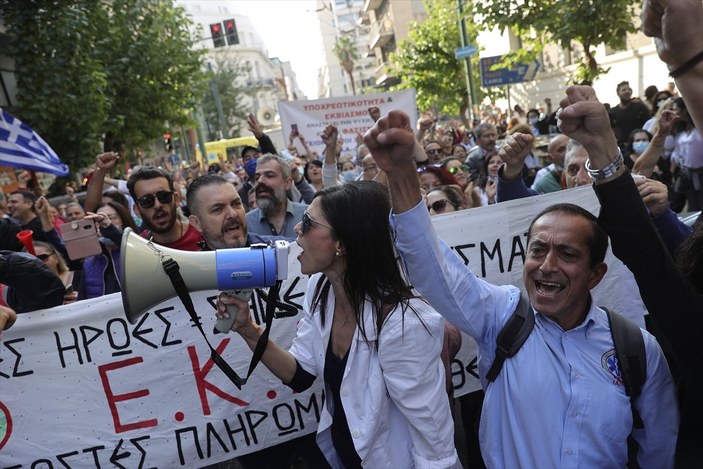 Yunanistan'da sağlık çalışanlarından 24 saatlik grev kararı