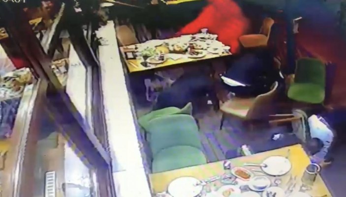 Beyoğlu’nda, restorana silahlı saldırı anları kamerada
