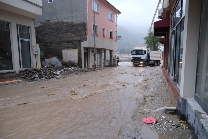 Kastamonu Bozkurt'ta sokaklar yeniden sular altında