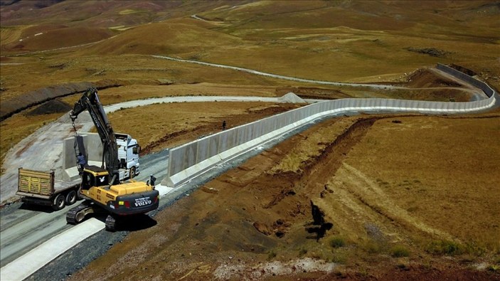 Göçe karşı kara sınırlarının yüzde 34'üne duvar örüldü