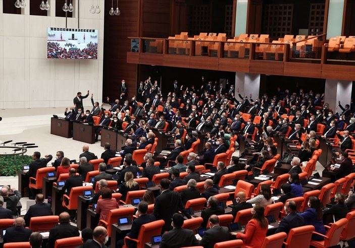 Irak ve Suriye tezkeresi Meclis'ten geçti