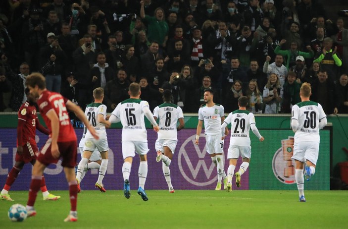 Bayern Münih Almanya Kupası'nda Mönchengladbach'tan 5 gol yedi