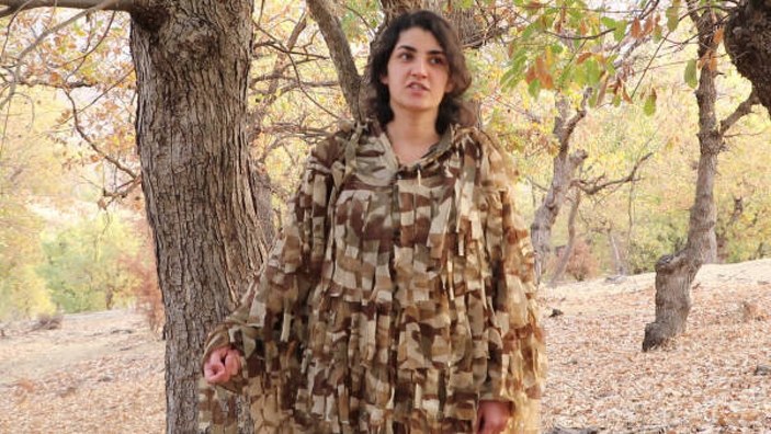 PKK'lı kadınların saçaklı kamuflajı